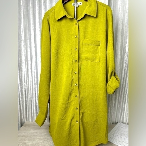 Blue Blossom Women’s Avocado Green Button up Blouse with slits on each side​ - Picture 2 of 10